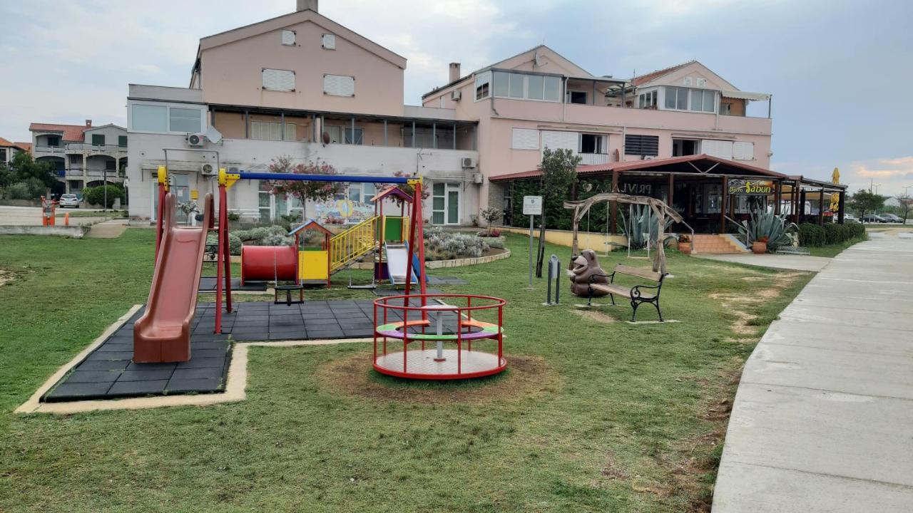 Apartmani Resetar 普利拉卡 外观 照片