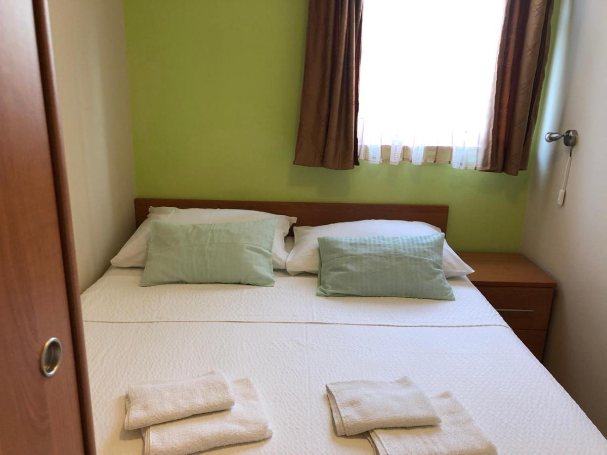 Apartmani Resetar 普利拉卡 外观 照片