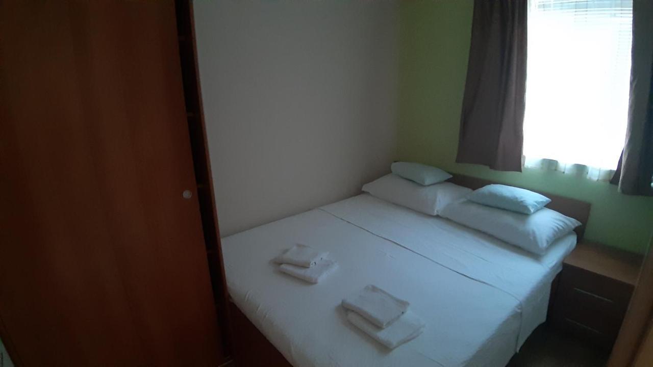 Apartmani Resetar 普利拉卡 外观 照片