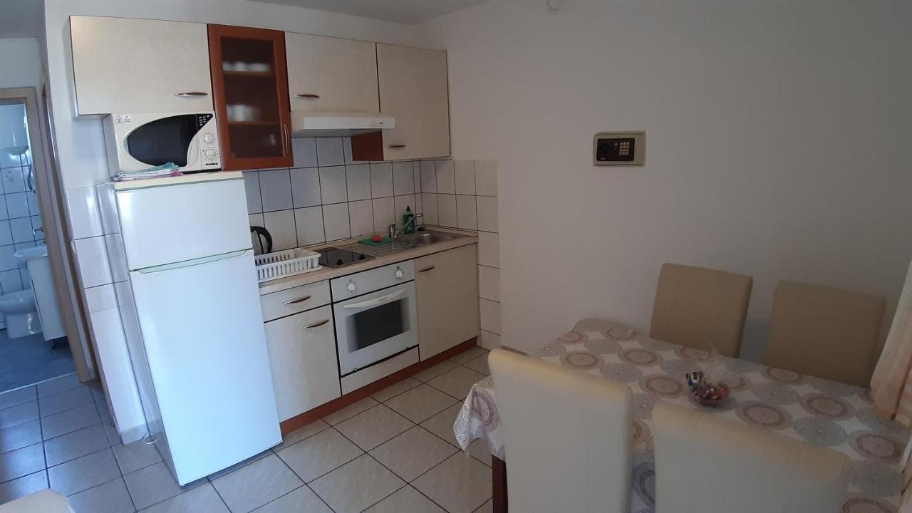 Apartmani Resetar 普利拉卡 外观 照片