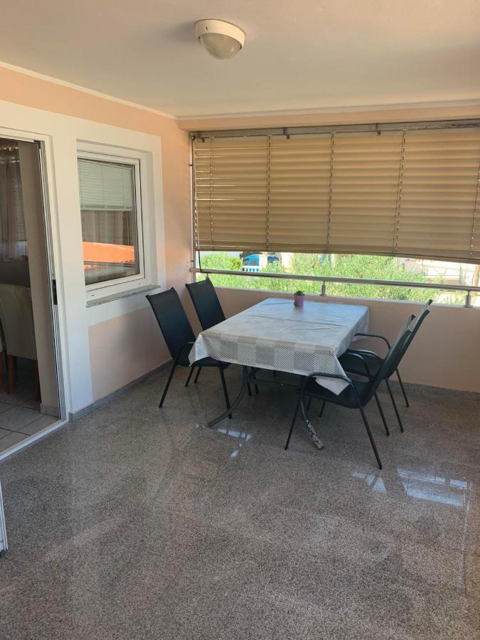 Apartmani Resetar 普利拉卡 外观 照片