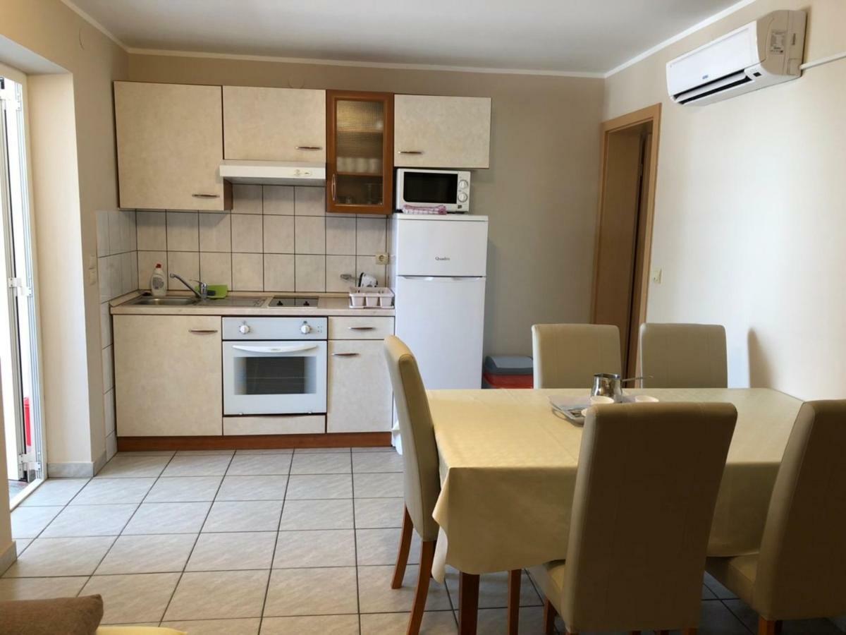 Apartmani Resetar 普利拉卡 外观 照片