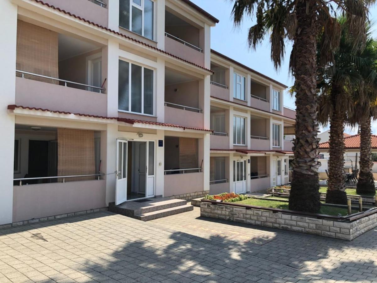 Apartmani Resetar 普利拉卡 外观 照片